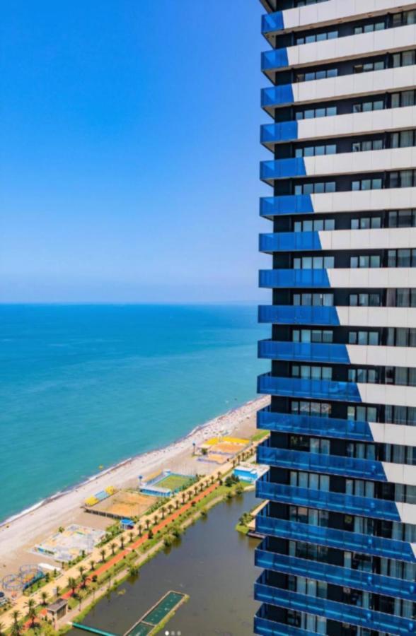 Elegance Sea View Aparthotel In Orbi City Batumi Exteriör bild
